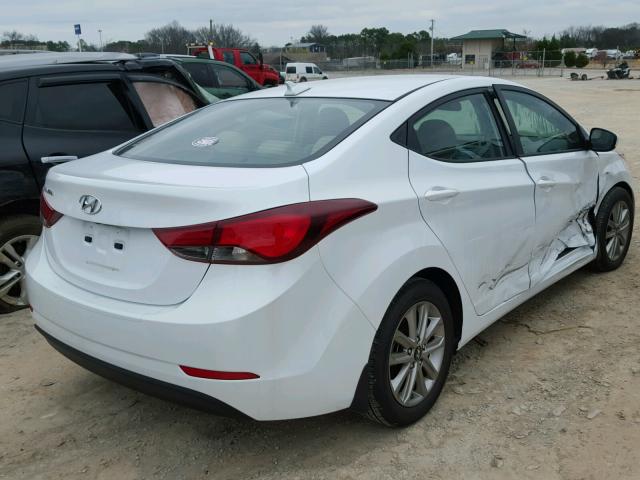 5NPDH4AEXGH729082 - 2016 HYUNDAI ELANTRA SE WHITE photo 4