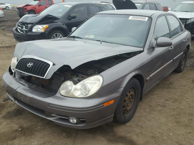 KMHWF25S62A575646 - 2002 HYUNDAI SONATA GRAY photo 2