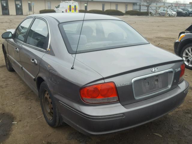 KMHWF25S62A575646 - 2002 HYUNDAI SONATA GRAY photo 3