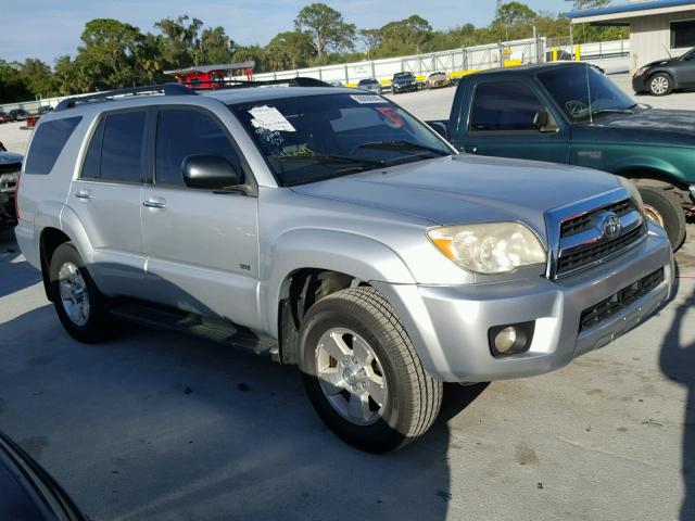 JTEZU14R278077521 - 2007 TOYOTA 4RUNNER SR SILVER photo 1