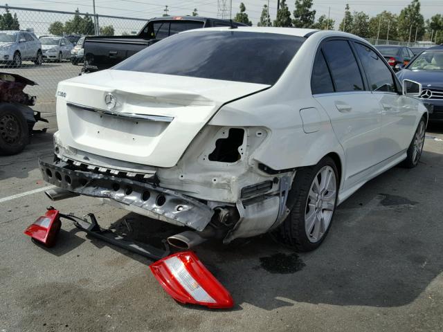 WDDGF5EB2BA513807 - 2011 MERCEDES-BENZ C300 WHITE photo 4