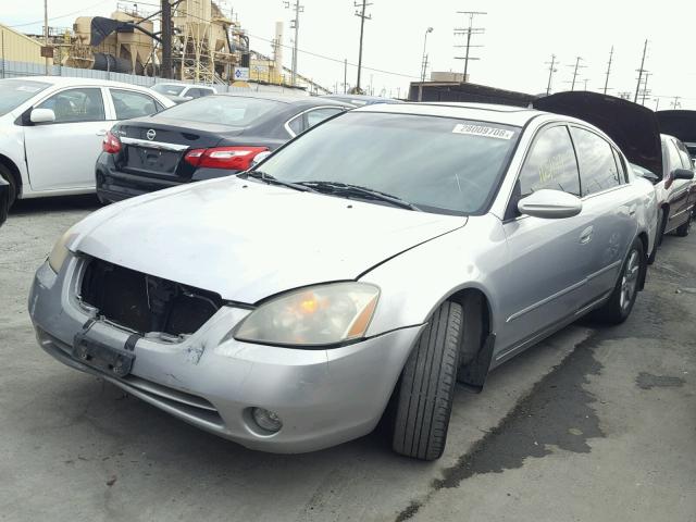 1N4AL11D32C717583 - 2002 NISSAN ALTIMA BAS SILVER photo 2