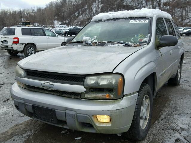 1GNDT13S042106106 - 2004 CHEVROLET TRAILBLAZE SILVER photo 2