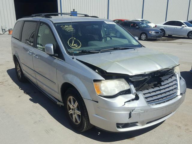 2A8HR54P68R141632 - 2008 CHRYSLER TOWN & COU SILVER photo 1