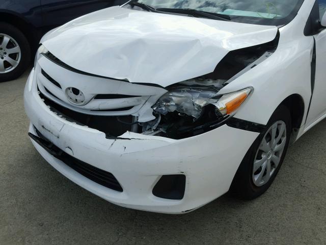 2T1BU4EE6BC569422 - 2011 TOYOTA COROLLA BA WHITE photo 9