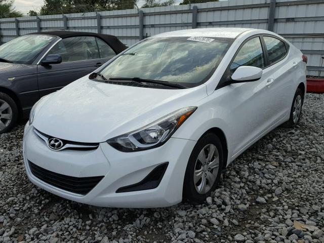 5NPDH4AE3GH738769 - 2016 HYUNDAI ELANTRA SE WHITE photo 2