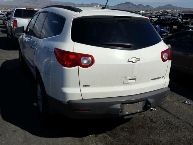 1GNLVEED5AJ246004 - 2010 CHEVROLET TRAVERSE L WHITE photo 3