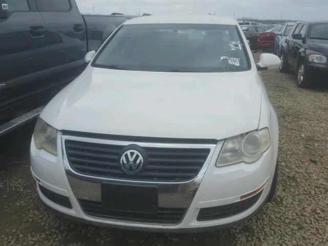 WVWJK73C67P009977 - 2007 VOLKSWAGEN PASSAT WHITE photo 9