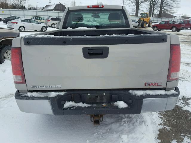 1GTEK14C79Z225969 - 2009 GMC SIERRA K15 GRAY photo 6