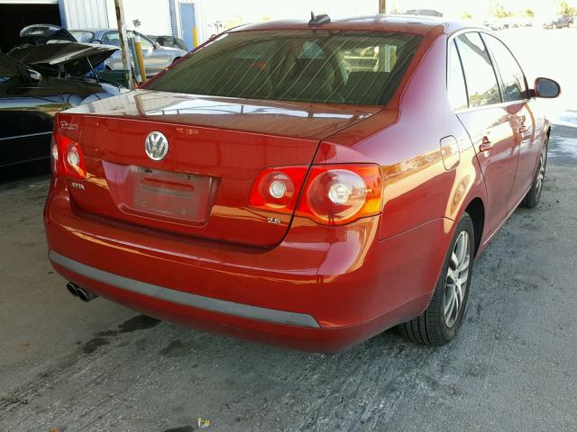 3VWSF71KX6M766904 - 2006 VOLKSWAGEN JETTA 2.5 RED photo 4