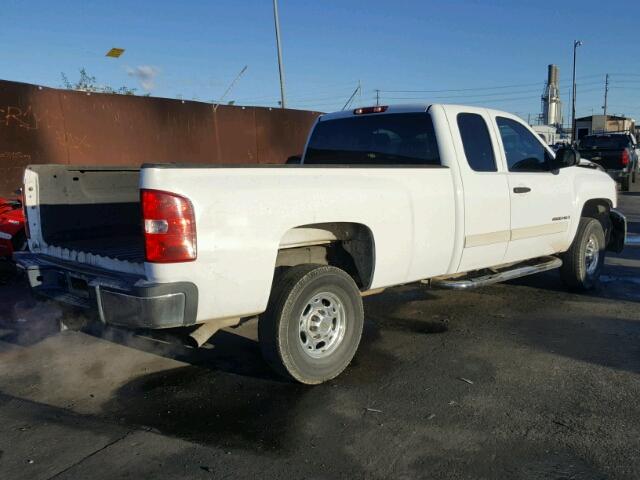 1GCHC29K38E161919 - 2008 CHEVROLET SILVERADO WHITE photo 4