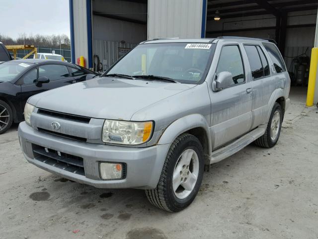 JNRDR09Y51W222158 - 2001 INFINITI QX4 SILVER photo 2