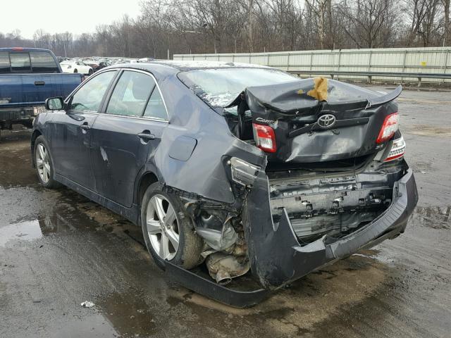 4T1BK3EK5AU116069 - 2010 TOYOTA CAMRY SE GRAY photo 3