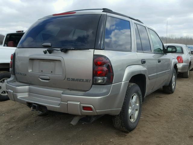 1GNDS13S322217393 - 2002 CHEVROLET TRAILBLAZE SILVER photo 4