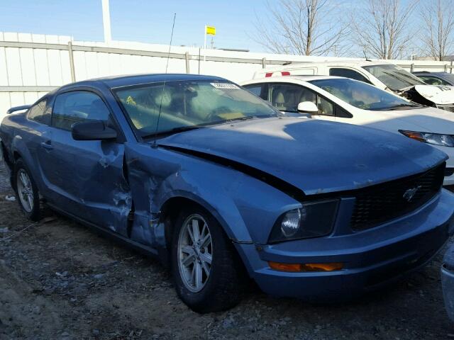 1ZVFT80N155146068 - 2005 FORD MUSTANG BLUE photo 1