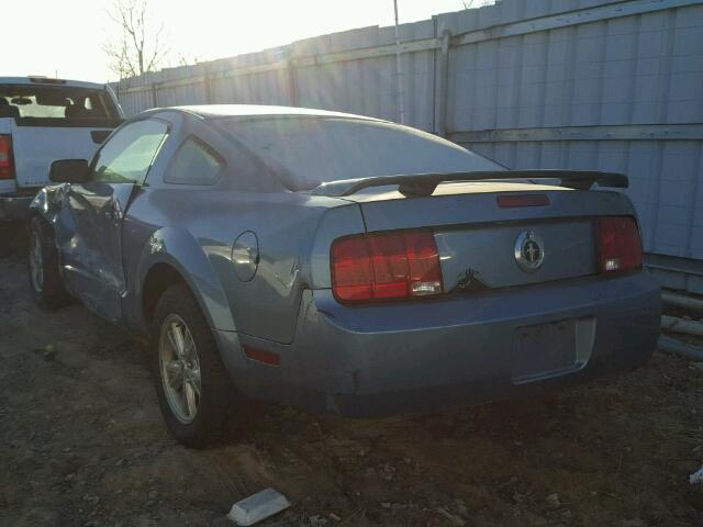 1ZVFT80N155146068 - 2005 FORD MUSTANG BLUE photo 3