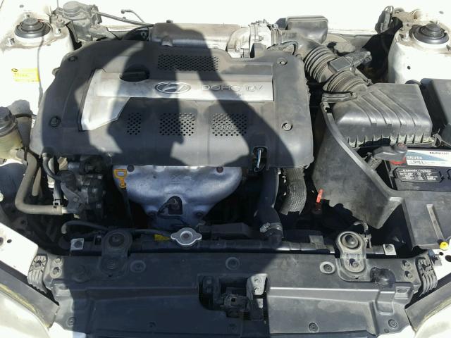 KMHDN46D25U195275 - 2005 HYUNDAI ELANTRA GL WHITE photo 7