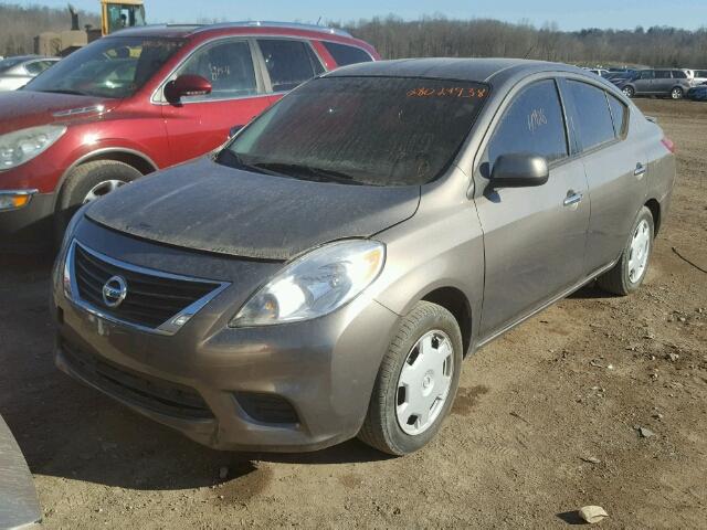 3N1CN7AP9EL871110 - 2014 NISSAN VERSA S GRAY photo 2