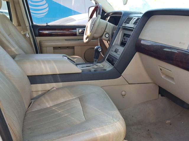 5LMFU285X5LJ11759 - 2005 LINCOLN NAVIGATOR 白色 照片 5