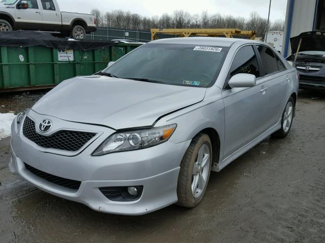 4T1BF3EK9BU188558 - 2011 TOYOTA CAMRY BASE SILVER photo 2