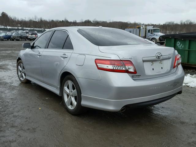 4T1BF3EK9BU188558 - 2011 TOYOTA CAMRY BASE SILVER photo 3