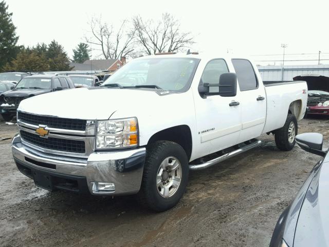 1GCHK33K08F109059 - 2008 CHEVROLET SILVERADO WHITE photo 2