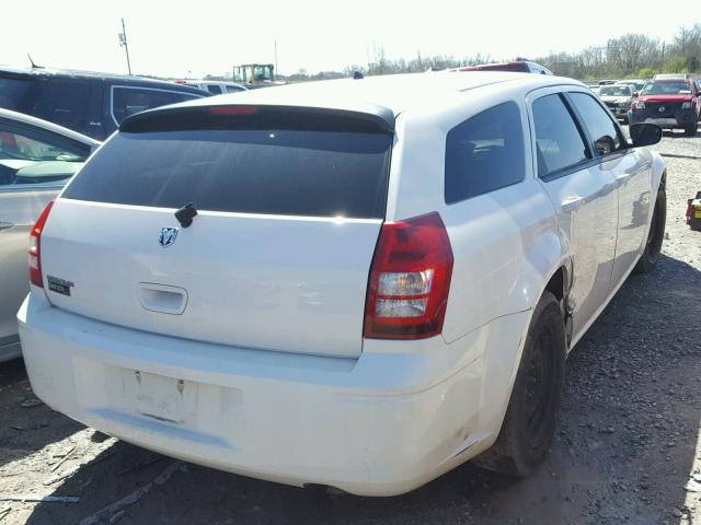 2D4FV47T18H221412 - 2008 DODGE MAGNUM WHITE photo 4