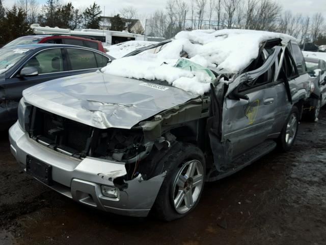 1GNDT13S982238450 - 2008 CHEVROLET TRAILBLAZE SILVER photo 2