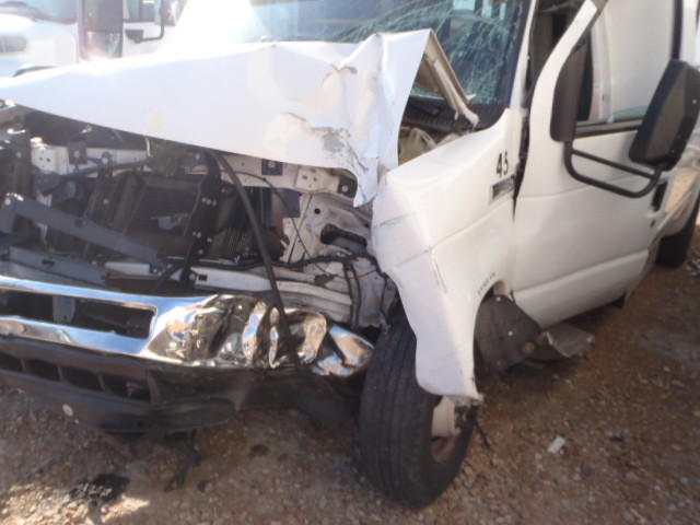 1FDFE45S19DA92282 - 2009 FORD E450 SUPER WHITE photo 10