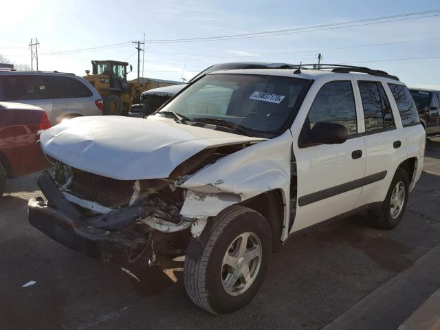 1GNDS13S752188758 - 2005 CHEVROLET TRAILBLAZE WHITE photo 2