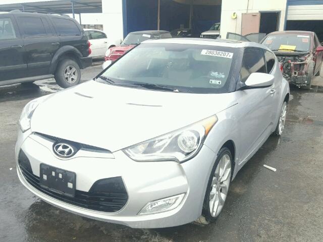 KMHTC6AD3CU068701 - 2012 HYUNDAI VELOSTER B SILVER photo 2