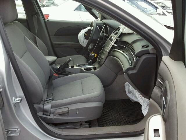 1G11B5SL7FU150166 - 2015 CHEVROLET MALIBU LS ვერცხლისფერი ფოტო 5