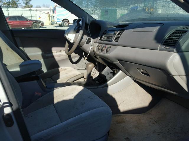 4T1BE32K74U361097 - 2004 TOYOTA CAMRY LE SILVER photo 5