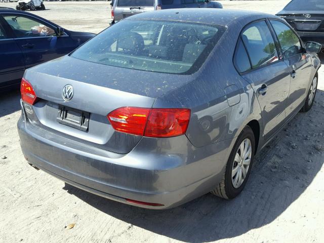 3VW2K7AJ2EM445263 - 2014 VOLKSWAGEN JETTA BASE ნაცრისფერი ფოტო 4