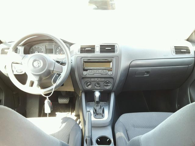 3VW2K7AJ2EM445263 - 2014 VOLKSWAGEN JETTA BASE ნაცრისფერი ფოტო 9