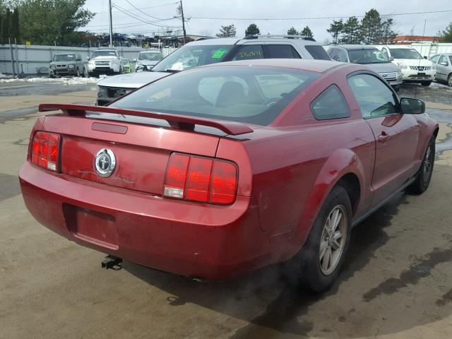 1ZVFT80N465118217 - 2006 FORD MUSTANG RED photo 4