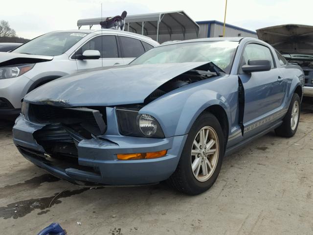 1ZVFT80N175267069 - 2007 FORD MUSTANG BLUE photo 2