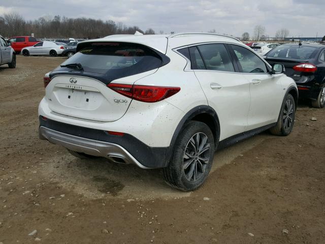 SJKCH5CR4HA026200 - 2017 INFINITI QX30 BASE WHITE photo 4