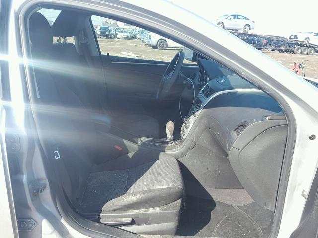 1G1ZC5E00AF252360 - 2010 CHEVROLET MALIBU 1LT SILVER photo 5