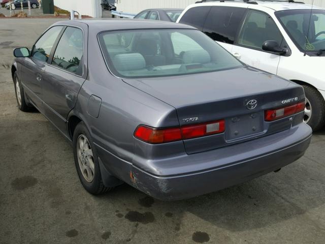 JT2BF28K5X0202165 - 1999 TOYOTA CAMRY LE GRAY photo 3