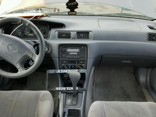 JT2BF28K5X0202165 - 1999 TOYOTA CAMRY LE GRAY photo 9