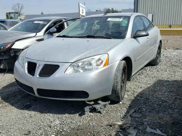 1G2ZG57B294110517 - 2009 PONTIAC G6 SILVER photo 2