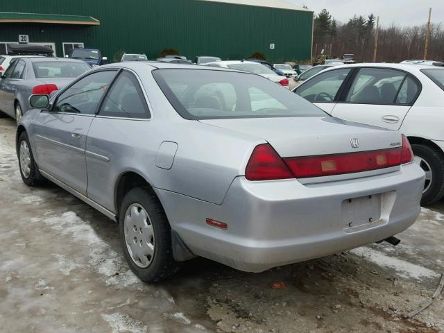 1HGCG3141XA025216 - 1999 HONDA ACCORD LX SILVER photo 3