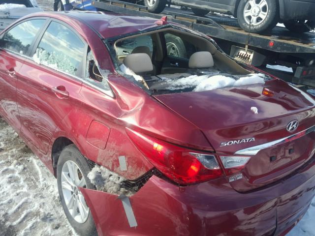 5NPEB4AC6DH756635 - 2013 HYUNDAI SONATA GLS RED photo 9