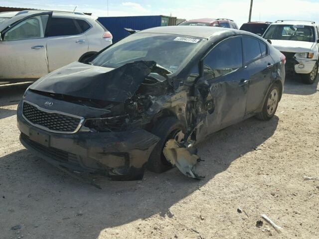 3KPFK4A75HE126736 - 2017 KIA FORTE LX BLACK photo 2