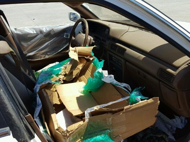 4T1VV22E9LU013379 - 1990 TOYOTA CAMRY LE Weiß Foto 5