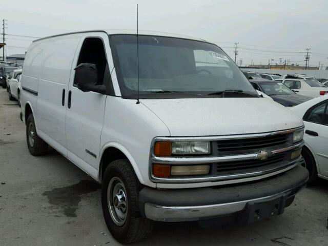 1GCHG35R221112660 - 2002 CHEVROLET EXPRESS G3 WHITE photo 1