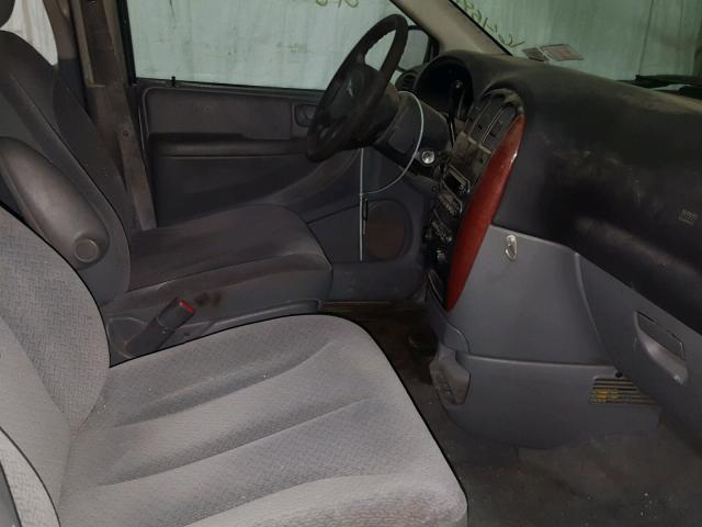 1C8GP45R55B408335 - 2005 CHRYSLER TOWN & COU BLUE photo 5