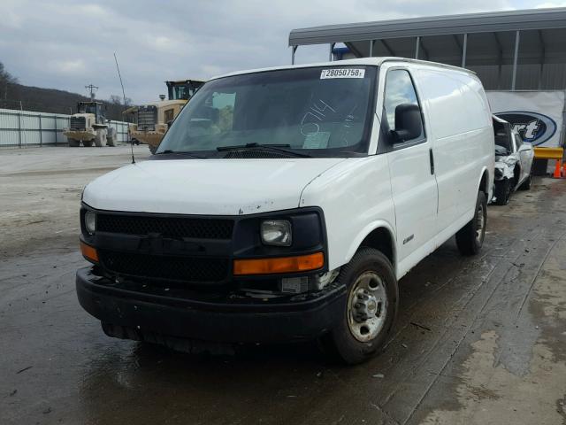 1GCGG25U031100714 - 2003 CHEVROLET EXPRESS G2 WHITE photo 2