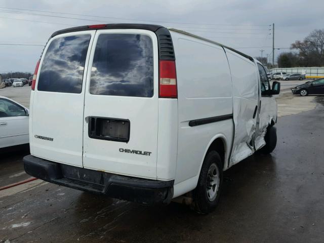 1GCGG25U031100714 - 2003 CHEVROLET EXPRESS G2 WHITE photo 4